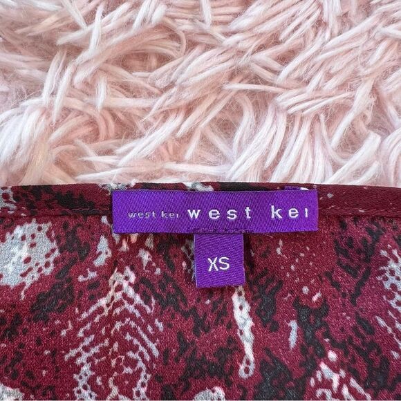 West Kei Burgundy Blouse 🌺 NWT 🌺 hi low design 🌺 sizeXS - Picture 8 of 10
